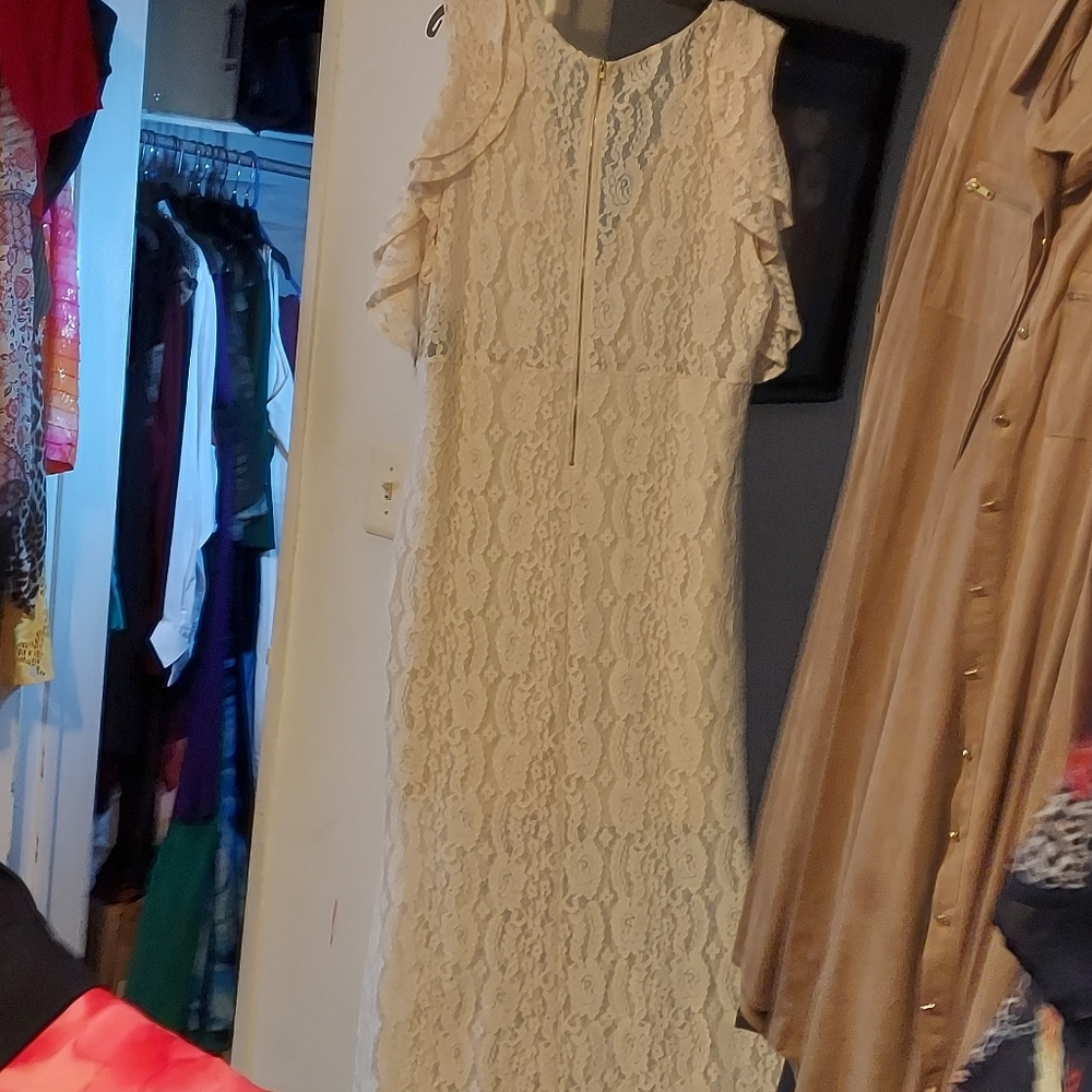 Plus size Lace Maxie Dress